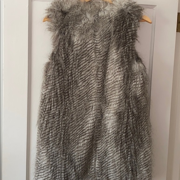 Ann Taylor faux fur vest - Picture 4 of 4